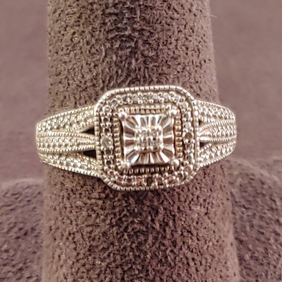 Jewelry - Sterling Antique Inspired Design Diamond Ring